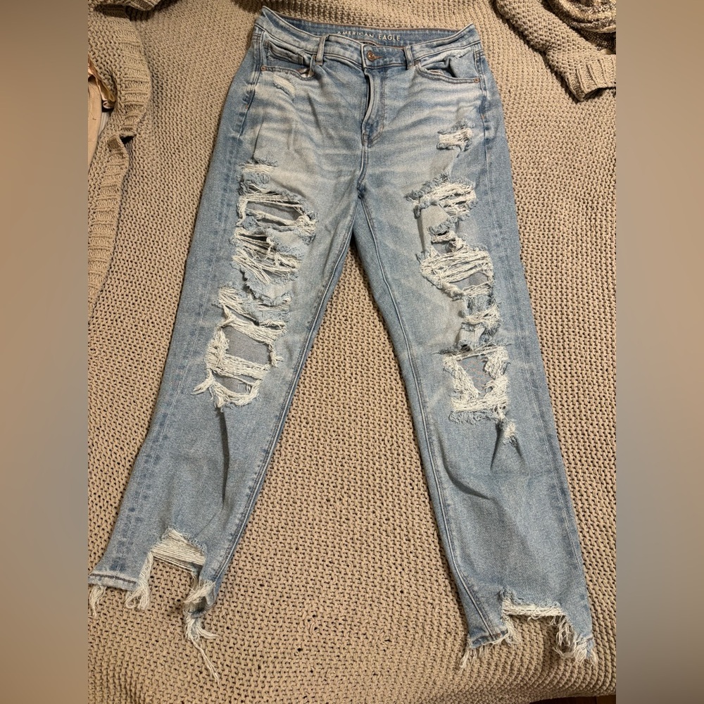 American Eagle Ripped Mom Jeans Size 12